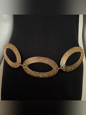 Gold tone metallic statement chain belt